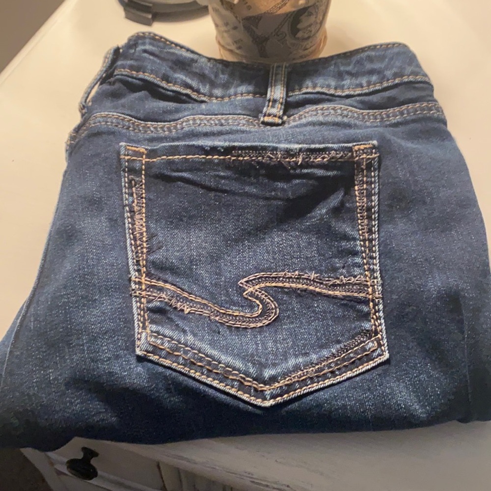 Women’s Silver skinny jeans.